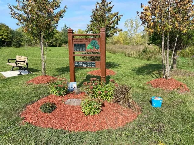 NiagaraParents's tweet photo. Spending time outdoors is great for your physical and mental health! 🌞
Check out the #MemorialForest for a serene and quiet place to connect with nature, calm your mind and remember loved ones lost to mental illness and addictions.
Visit https://t.co/uHy8DeNp2a to learn more. https://t.co/RzAk3zfWKx