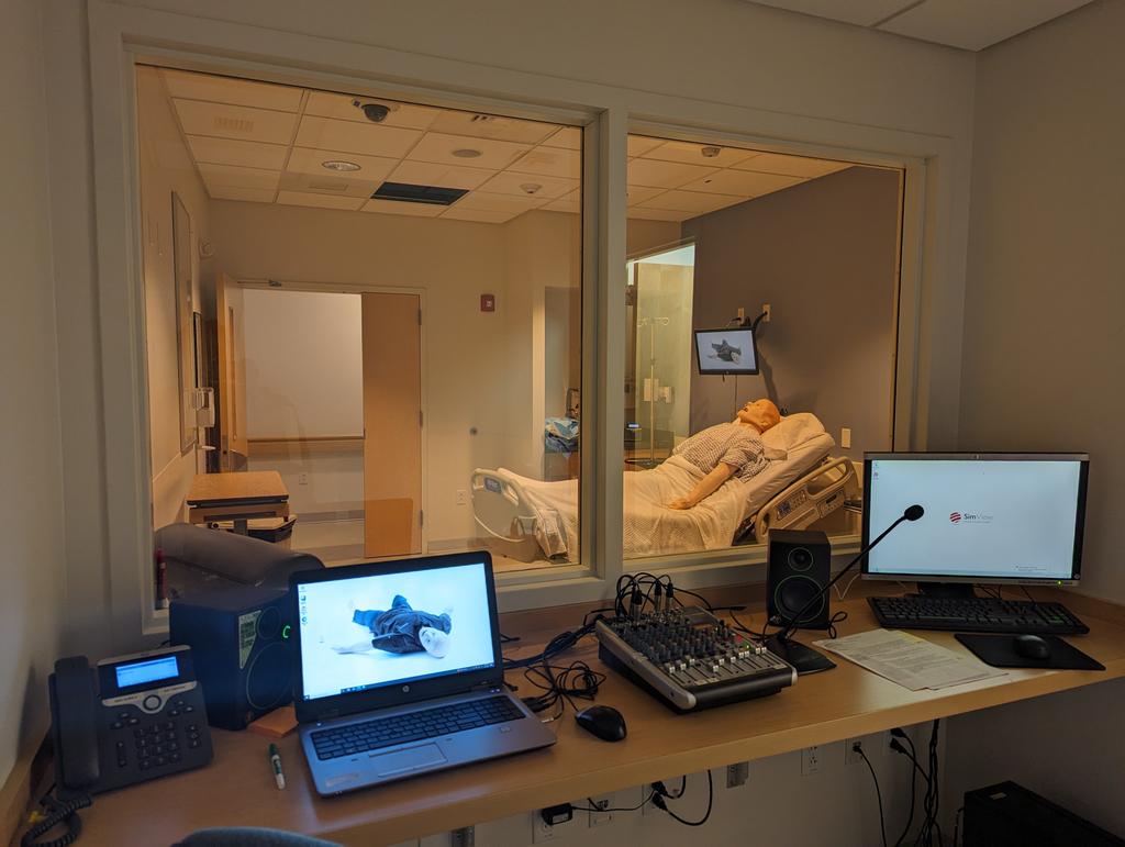 Took a trip to the Sim Center today to check out the setup @YaleMed #UsabilityTesting