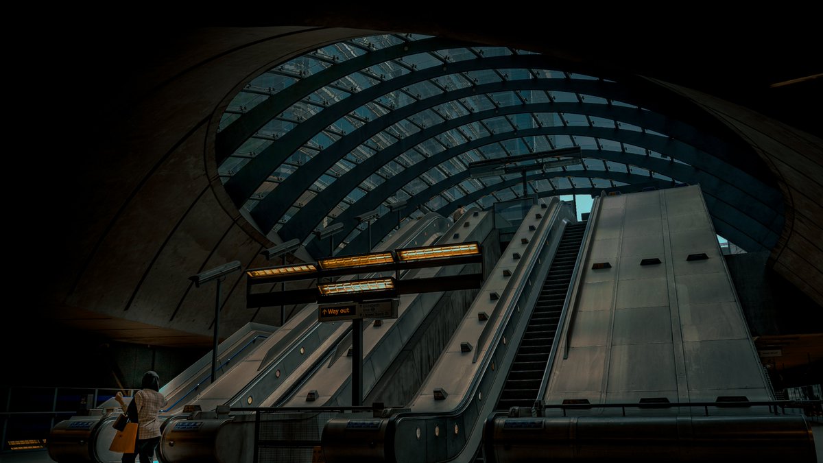 Going up...

#london #subway #underground #londonunderground #viralphotography #streetphotos #citybestpics #city_clickz #uk_shooters #capitalshooters #lensbible #urbanromatix  #depth #londondisclosure #londonlife #beautifulclicks #streets_cinema #cinamatic #cinema #gotham