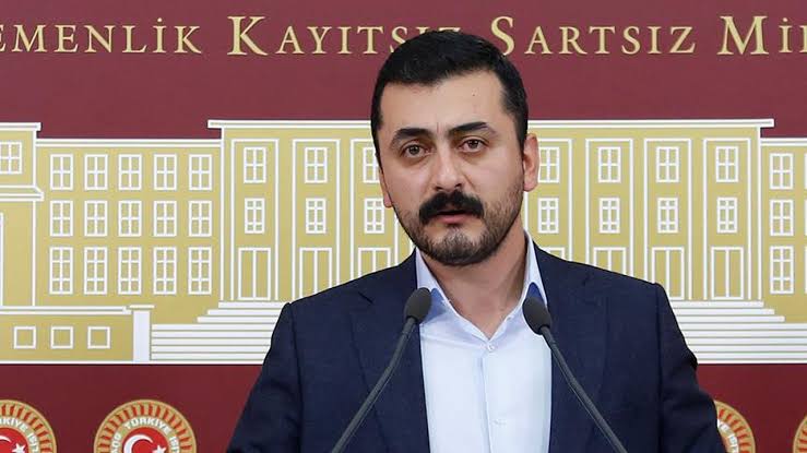 🔥CHP Genel Başkan Yardımcısı Eren Erdem (Merdan Yanardağ için):

Hukuk cinayetidir.
Üst sınırları tutuklama gerektirmeyen bir isnad ile bırakın tutuklamayı, ifade için gözaltı dahi kabul edilemez.