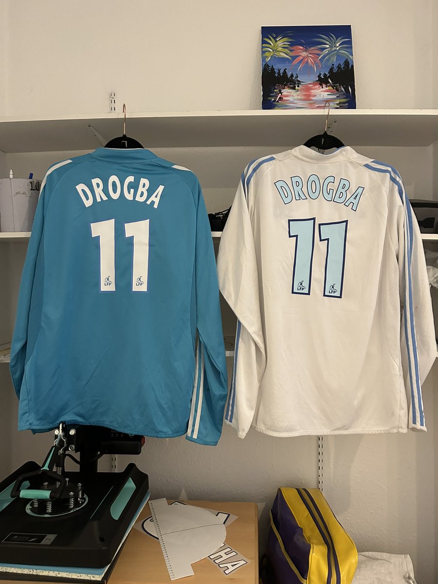 FreshPrintsofF1's tweet image. Double delight

A pair of Drogba long sleeves home and away for @footballshirts101 

#drogba #football #footballshirt #footballshirtprinting #ligue1 #france #adidas #longsleeve #vintage #retro