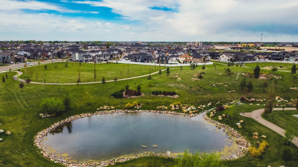 medicinehatcity's tweet photo. There are 120+ parks to visit in Medicine Hat: https://t.co/urAYkmMoxM. Which one is your favorite and why?
#ParksRecMH #MedHat #MedicineHatSummers https://t.co/GLMSoAd7e0