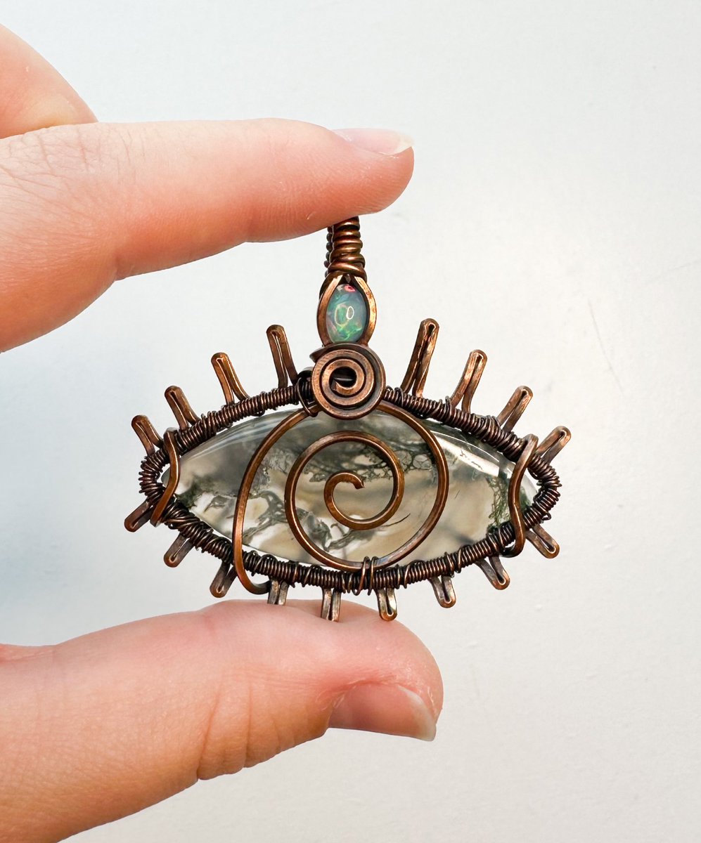 Ethiopian Opal x moss agate 👁️ pendant

available June 30th at 8pm eastern time🌿