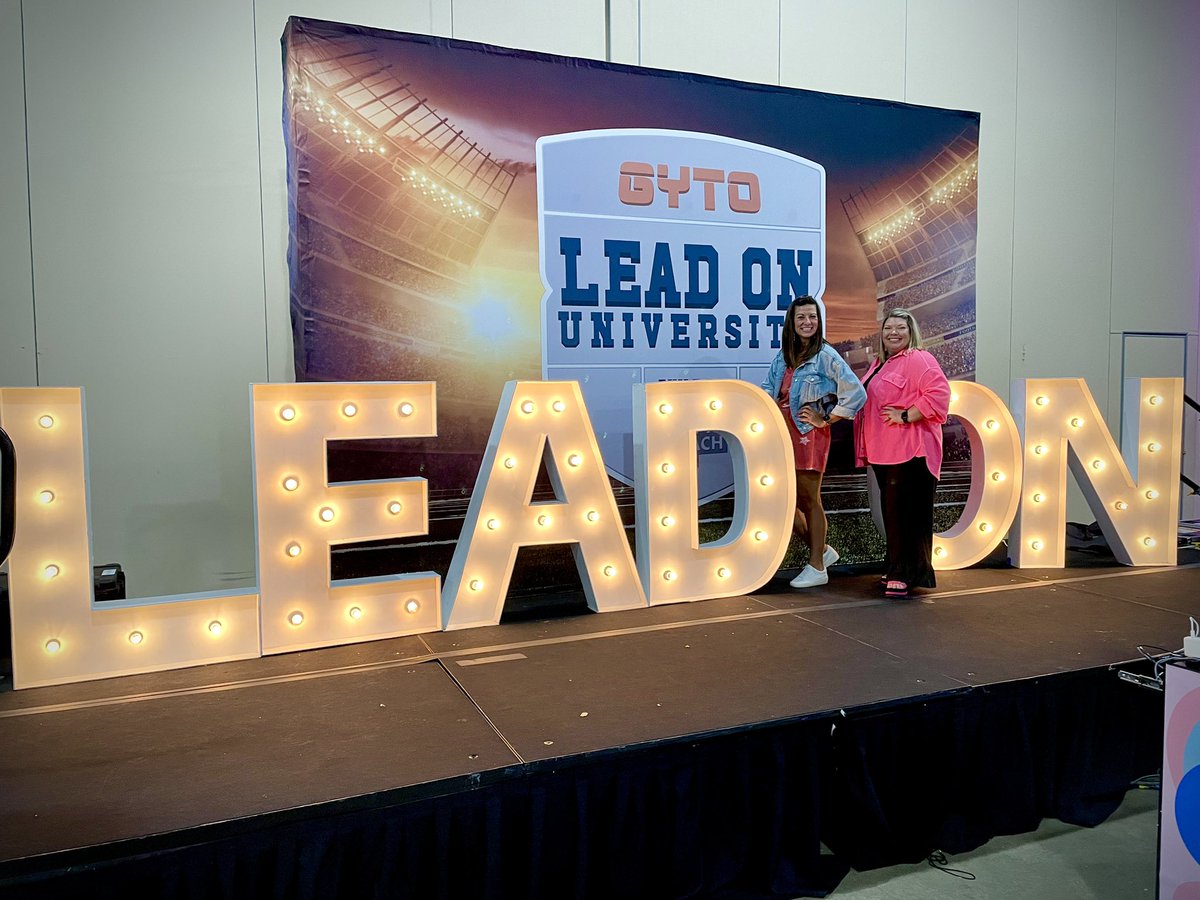 ✨ Getting all the golden nuggets at <a href="/GYTOLeadOn/">Lead On</a> with the best partner, <a href="/BME_Harrop/">Tiffany Harrop</a>!! #BeABobcat @HEBISDpeople