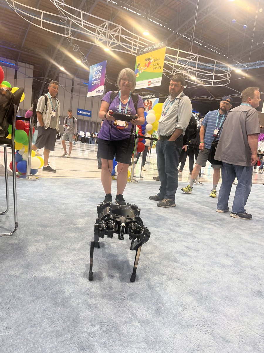 Love getting to meet the #EinsteinFellows22 in person! <a href="/VidaTrevino22/">Vida Treviño (she/her)</a> <a href="/TylerDufrene5/">Tyler Dufrene, M.Ed.</a> <a href="/LauraAkesson/">Laura Akesson</a>