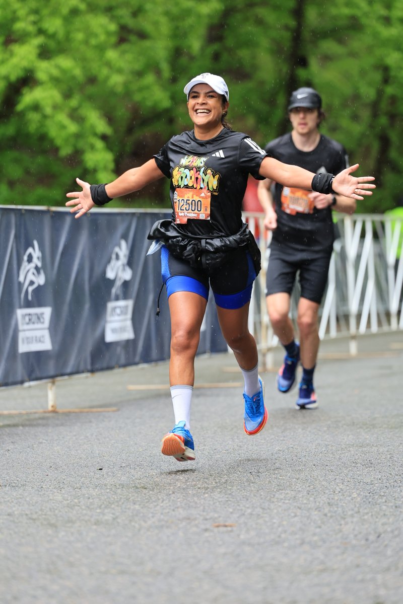 Runners... take your marks! GO! Registration for the 2024 #NYCRUNS @brooklynhalfmarathon is now OPEN! Less than 72 hours to lock in the lowest price. Register now: nycruns.com/race/nycruns-b…