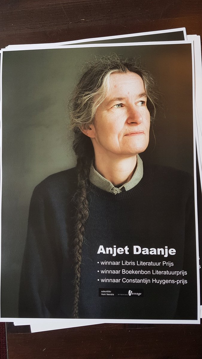 Zojuist bekend gemaakt bij Kunststof: Anjet Daanje wint de Constantijn Huygens-prijs.
Lees meer: uitgeverijpassage-nieuws.blogspot.com/2023/06/anjet-…