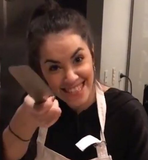 Toonizaki2's tweet photo. Ey no kiero movir.  Kiero estar viva ee https://t.co/Lh9GJqGzhh