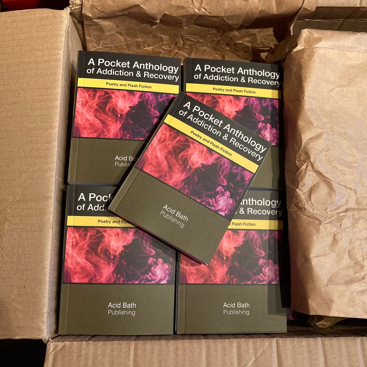 AcidBathPub's tweet photo. #PublicationDay 🎉📖
Finally after many issues with printing &amp; delivery the #NewBooks are here! Thank you to everyone involved for getting us here. Contributor copies &amp; pre-orders will be sent out over the next few days ✍️📮

Order your copy now➡️ https://t.co/w8WcDOejAD https://t.co/wfRx5mwzYE