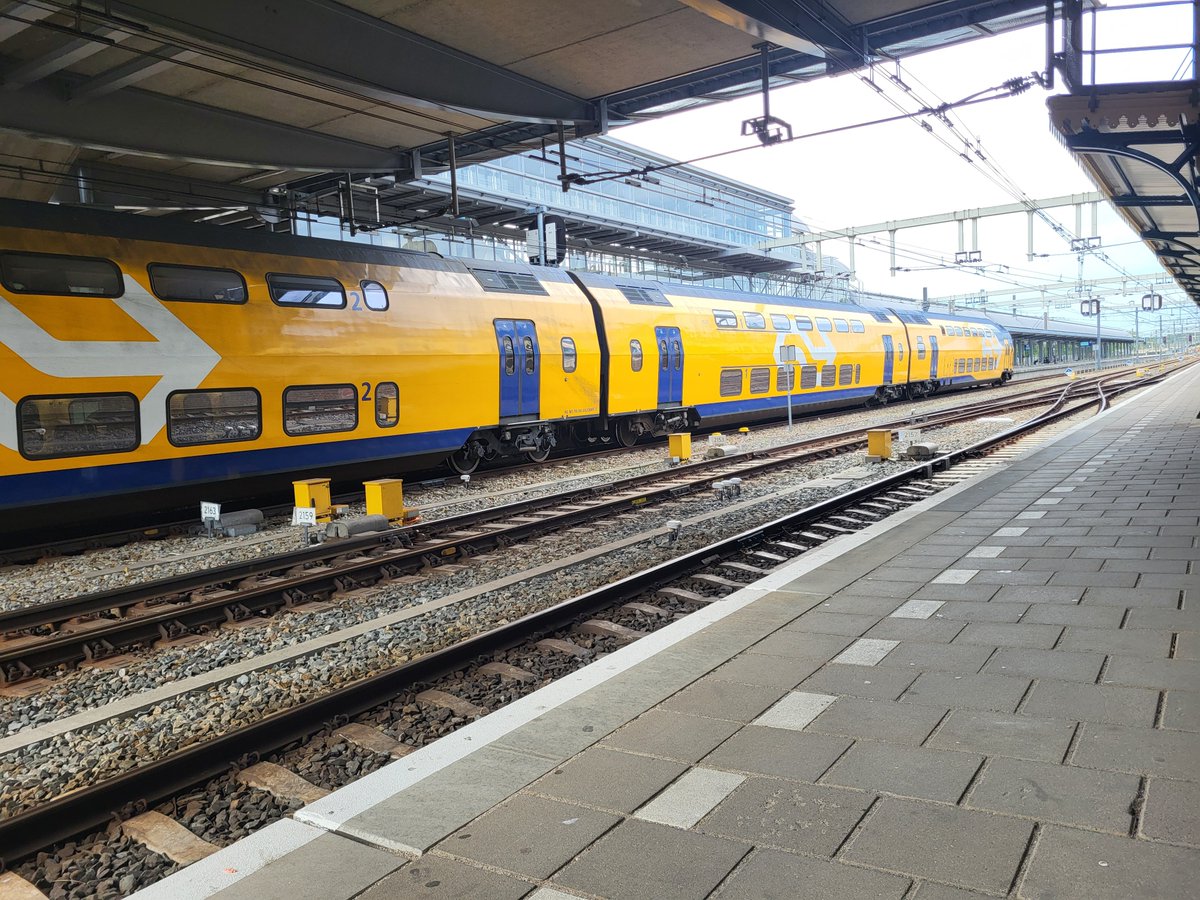 pluisje1981's tweet photo. Aanvang dienst.. gelukkig stuk koeler dan zondag.. #treinleven @NS_online https://t.co/F271PKVGaq