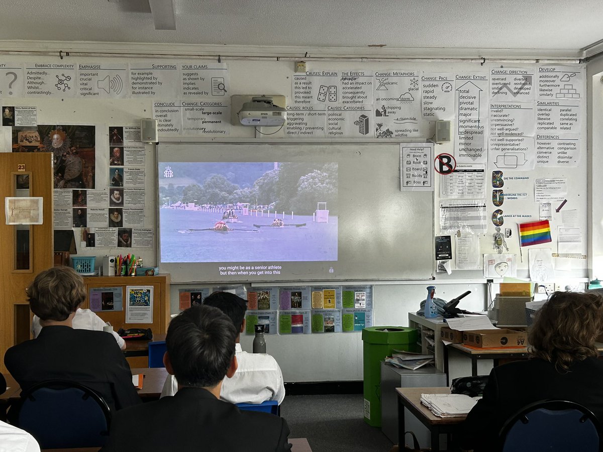 Year 9 historians/ rowers supporting a fellow rower/ historian at Henley this morning <a href="/WBSBC/">WBSBC</a>