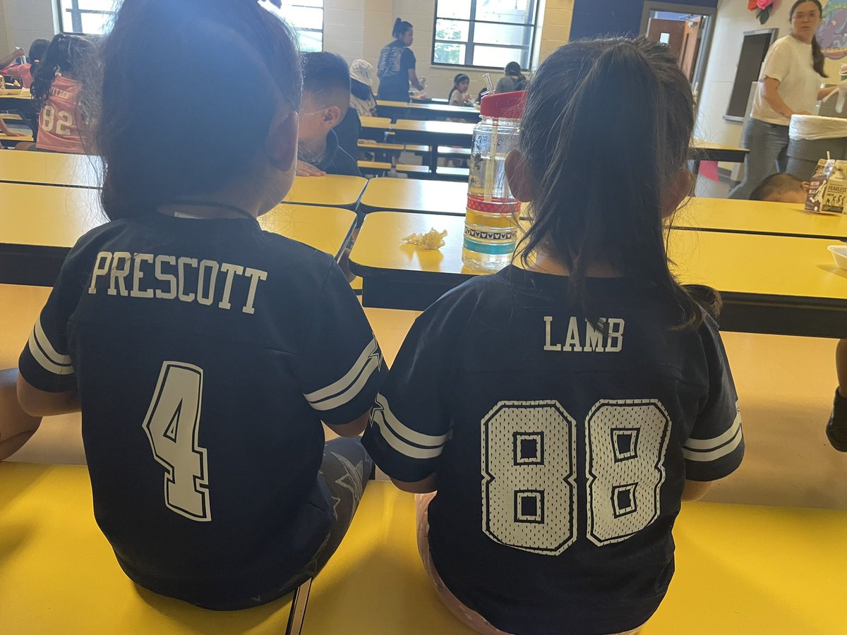 Today, summer school students and teachers repped their favorite sports team. I spotted a little Dak and little Lamb at lunch. 🥰4️⃣➡️8️⃣8️⃣💙 <a href="/Marie_ellen26/">Marie</a> <a href="/la_teacherTX/">E Rocha</a> <a href="/Maggie8156/">Margarita Medina</a> <a href="/dallascowboys/">Dallas Cowboys</a>