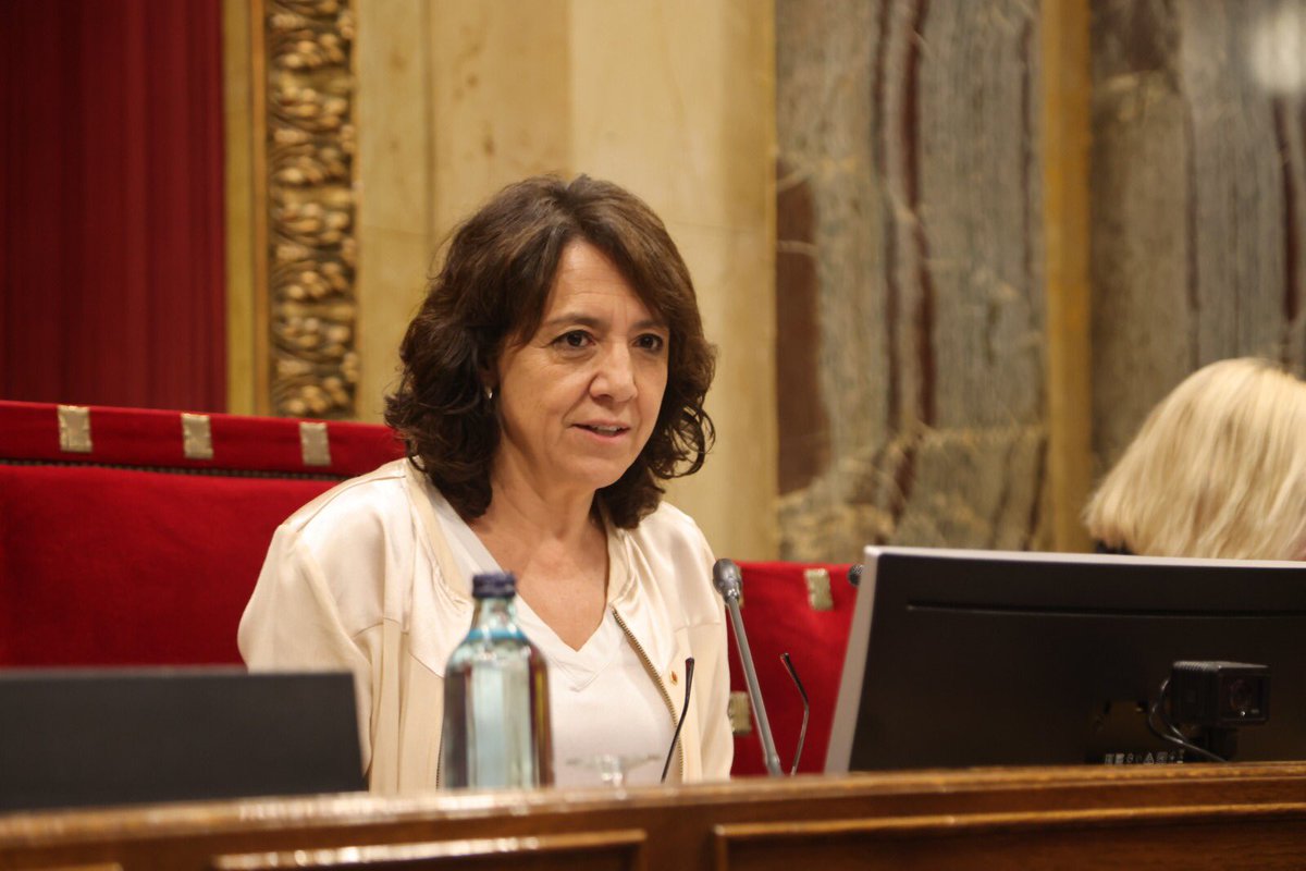 Anna_Erra's tweet photo. Confio que el Ple monogràfic sobre Educació que hem començat avui al @parlamentcat sigui fructífer i promogui un debat profund i propostes positives. Que siguem capaços, com a país, de millorar el sistema educatiu, i reforçar les competències dels alumnes i la feina dels docents. https://t.co/eEpb6utlDK