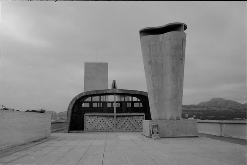 asyless's tweet photo. #Marseille #laciteradieuse #lecorbusier #ilford #hp5 #xtol https://t.co/BxGqjfeSts