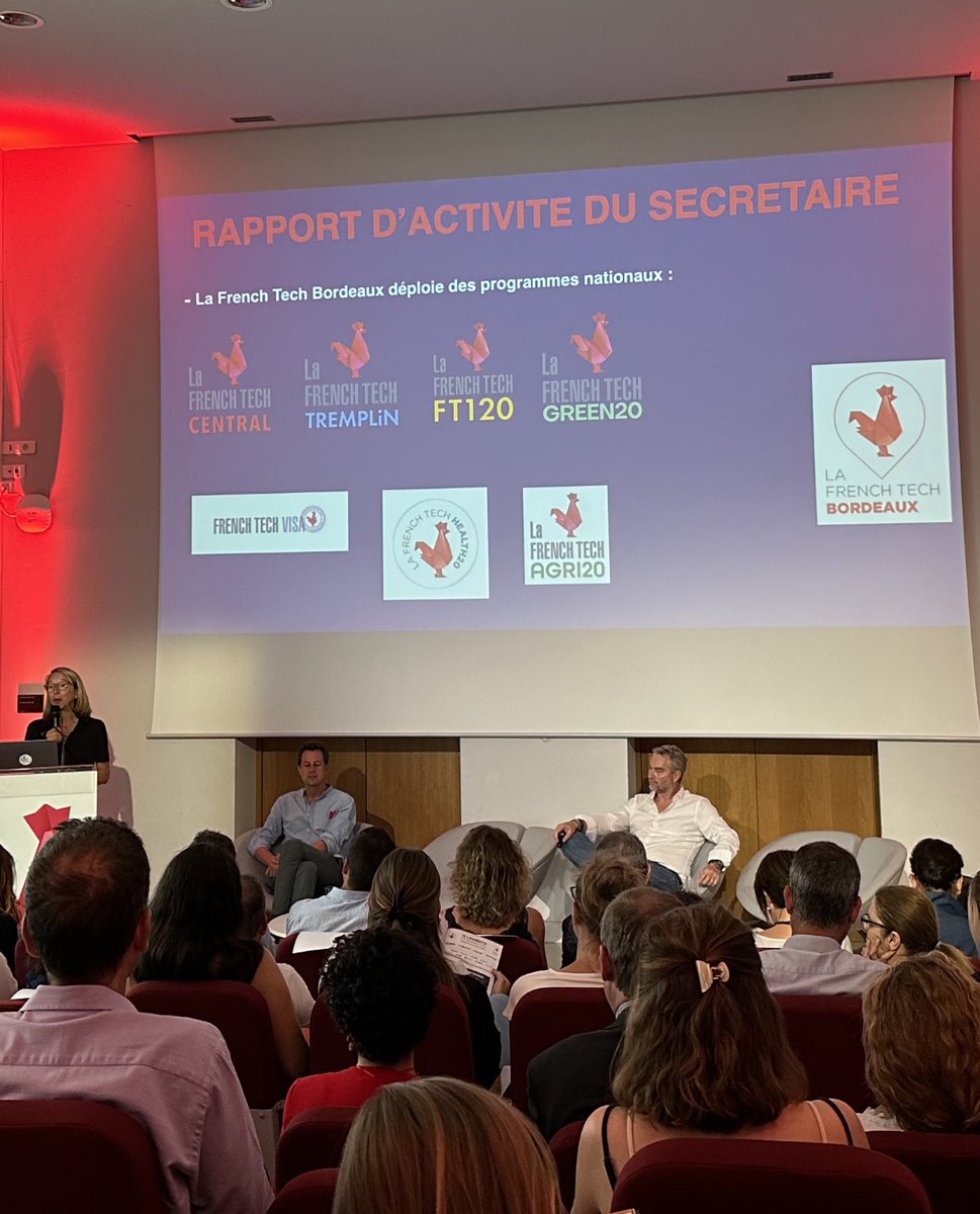 jeromeleleu's tweet photo. #FrenchTechBordeaux Très belle surprise de @philippemetayer et l’équipe permanente pour remercier le board des entrepreneurs de la @FrenchTechBdx pour leur mandat 🙌 

Bravo pour le résultat 👏 : Cyril @hdesliens @go_dore Hannah @julienanselme_ @tehtris_elena Glwadys #Yourocks 💪 https://t.co/pV5M2JIpEk