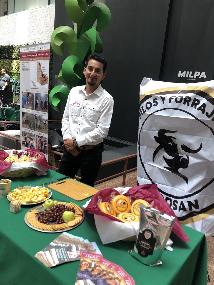 victor_suarez's tweet photo. Nuestra conferencia “de oro”, la núm. 50 del ciclo #AutosuficienciaAlimentaria está dedicada a la #EstrategiaDeAcompañamientoTécnico en Leche 🥛🐮🐄 de #ProducciónParaElBienestar Se exponen bioinsumos y productos lácteos https://t.co/NR1hpP38XM