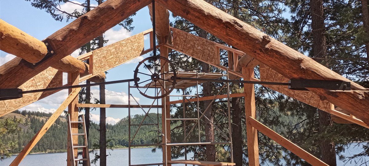 Framing that view ❤️
#lakelife #mountainlife #idaho #pacificnorthwest #loghomes #loghomebuilder #custompieces #home #cabin #tuesdayspecial #lakecoeurdalene