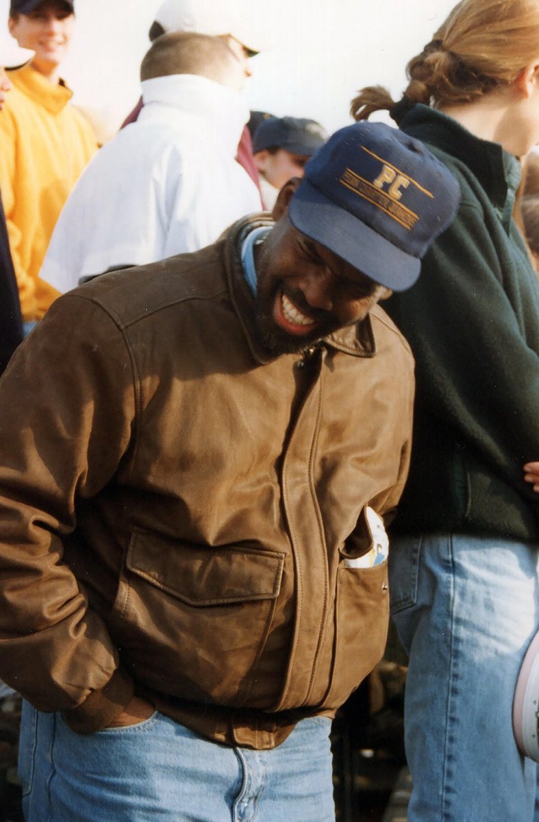 <a href="/adamfgoldberg/">Adam F. Goldberg</a> <a href="/thegoldbergs/">sue goldberg</a> He inspired many, always with a warm smile, and we mourn his loss with you and the many other OPCs, colleagues, loved ones &amp; friends who loved him. More on John in a message about his passing shared with the PC community today: penncharter.com/cf_enotify/vie…