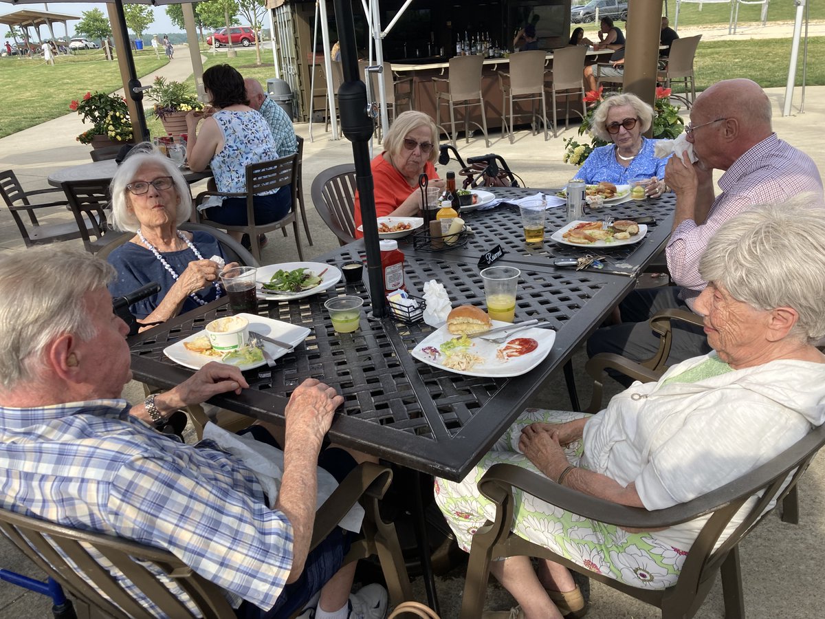 We had a lovely time noshing on burgers, sandwiches, and salads at East 55th on the lake. 🍔☀️

#LakeErie #LakeLife #East55StreetMarina #SeniorLivingCommunity #SeniorLiving #MenorahPark #ExcellenceInCaring