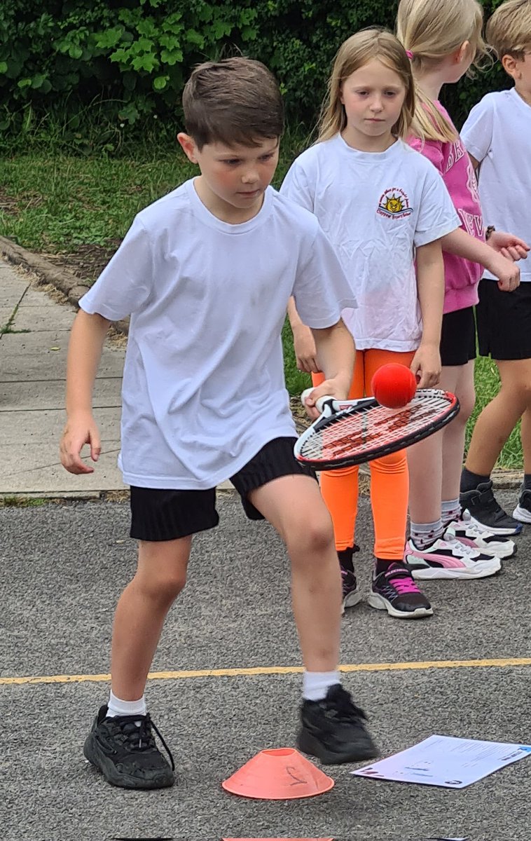 claypoolschool's tweet photo. Our Yr. 2 children really enjoyed the Tennis Festival toniight. Brilliant to see so many other schools at Claypool too! Thank you to @ChorleySSP for organising. 
@bolton_sport https://t.co/1j8TOW9WLQ