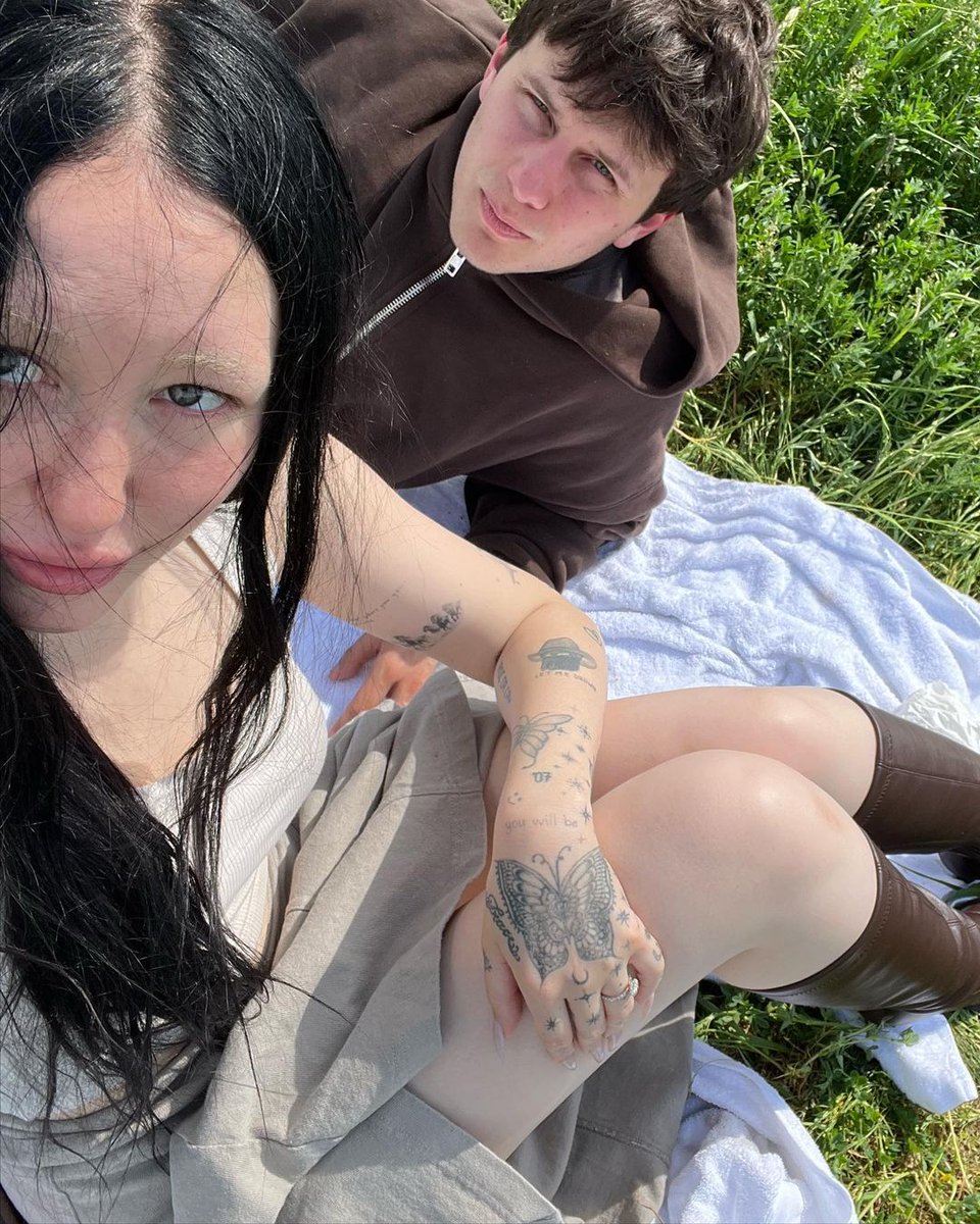 Audacy's tweet photo. Sending all of our love and congratulations to @noahcyrus + #Pinkus on their engagement 💍💕

🎧 Celebrate with 'Pop Goes Love' Radio: https://t.co/df7NjWgmug https://t.co/wCsTTJl4uk