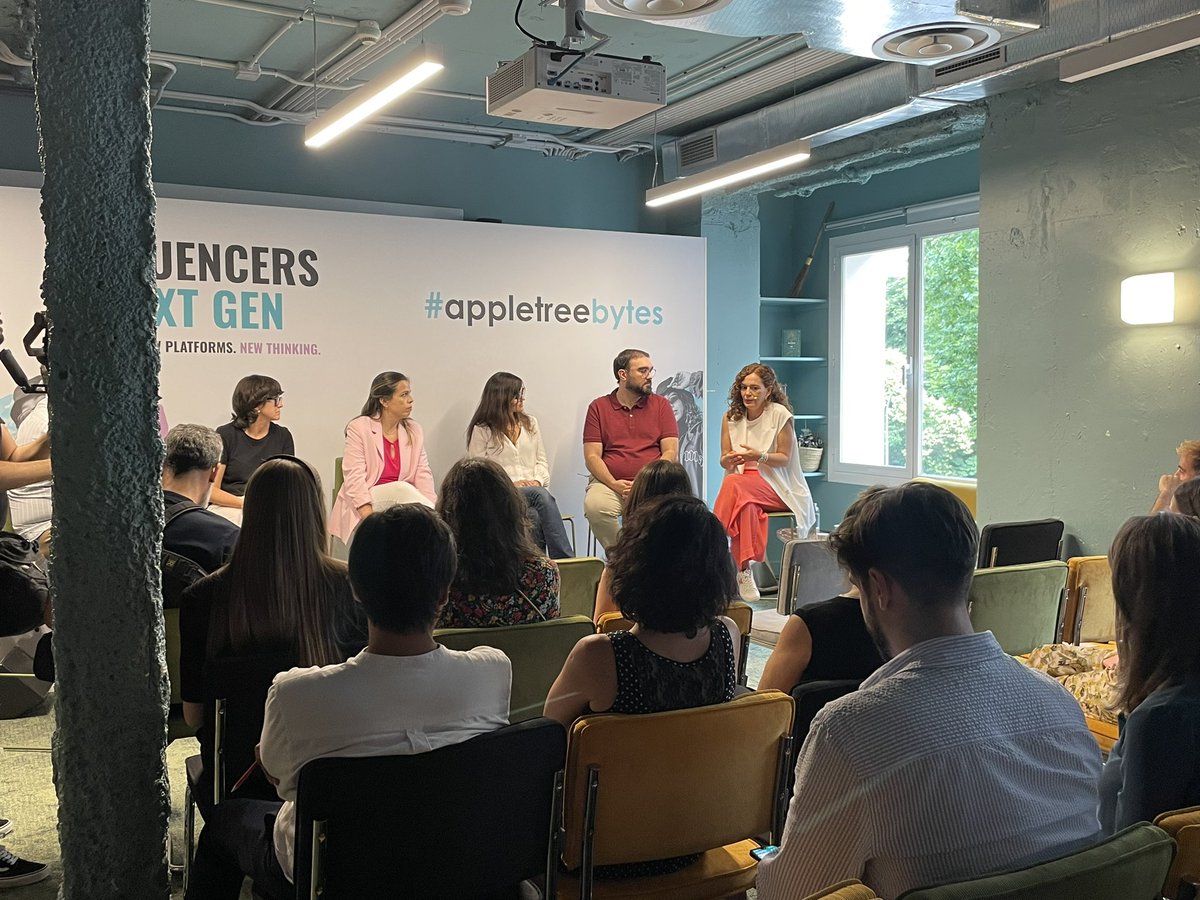 appletreeagency's tweet photo. 🗣️ Raquel García, Directora de Contenidos y Marketing de Freeda Media, sobre las nuevas generaciones: “Los Z son la generación más marketera. Son grandes creadores de contenidos y están muy informados”. #appletreebytes https://t.co/7wGXi8sUsf