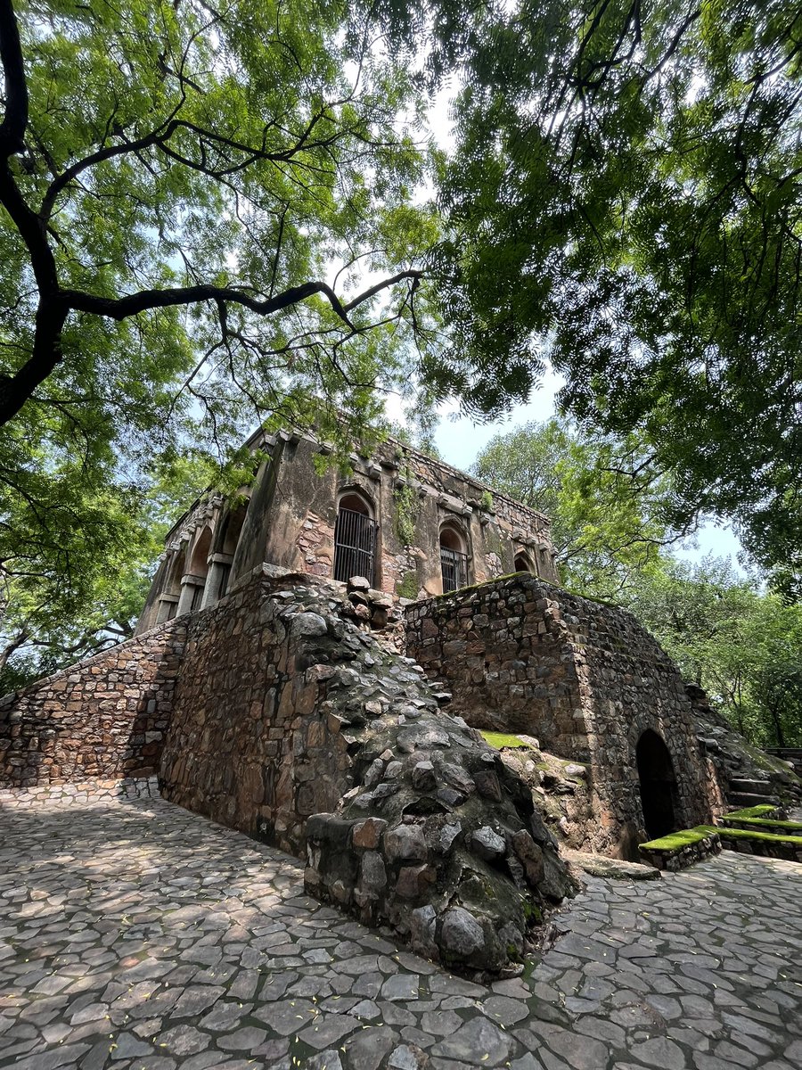 akpali's tweet photo. Teen Murti complex houses a library, planetarium, former residence of Commander-in-Chief of the British Army and Home to India’s First PM; among them stands a lesser known monument ‘Shikargarh’ a Hunting lodge built during Firoz Shah Tughlaq’s reign also called Kushak- Mahal. https://t.co/xZUvwmulIj