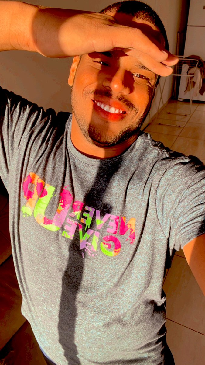 O ☀️ que entra pela janela da minha sala!
