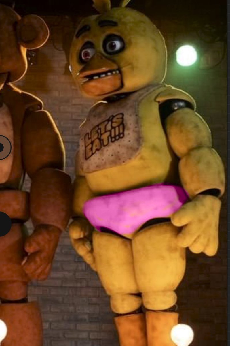 kimy_list's tweet photo. Toy Chica es la única animatrónico que lleva ropa la cual es un short que para mi la hace ver muy sexy, y los hombres la adoran. A Toy Chica los fans le han hecho muchas fotos en versiones muy sexys y está claro porque lo han hecho, la favorita de muchos hombres. ☝🏻 https://t.co/6nO446T4jb