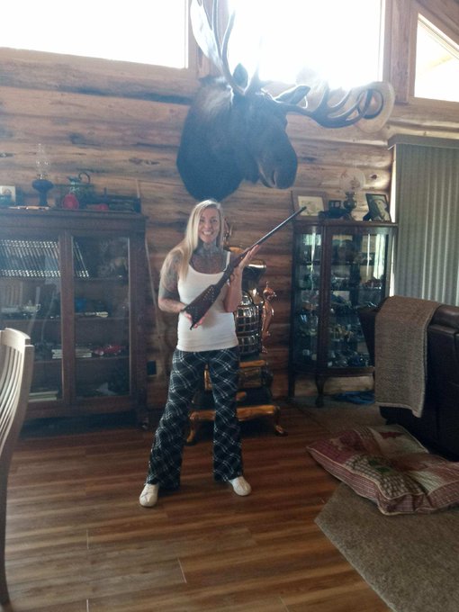 One of Annie Oakley's actual guns!!! So cool!!! 101 🐎 https://t.co/b3G5h5UWX7<a href="/tag/funcouple"class="tags"><span>#funcouple</span></a><a href="/tag/healthyunion"class="tags"><span>#healthyunion</span></a><a href="/tag/happymarraige"class="tags"><span>#happymarraige</span></a>