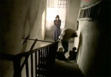 Film mekanlarını merak ederim, B.Bertolucci'nin ünlü filmi 'Novecento'nun 1975'te çekildiği, Corte delle Piacentine, bölgesinden ayrılan ilginç mimarisi ile filmin içinde olduğu izlenimi veriyor. Olmo'nun Anita ile ilk kez karşılaştığı ve onu öptüğü ahıra giden merdiven…