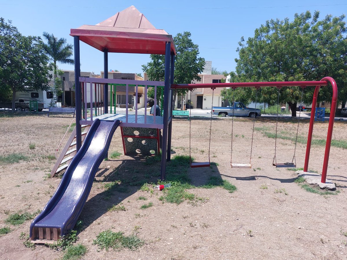 Gob_Victoria's tweet photo. Cuadrillas de #SeviciosPúblicos realizaron trabajos de mantenimiento y rehabilitación de juegos infantiles en el Fracc. Santa Regina.
@SoyLaloGattas
#TransformandoVictoria #TeQuieroMás https://t.co/DPb7ipBctZ