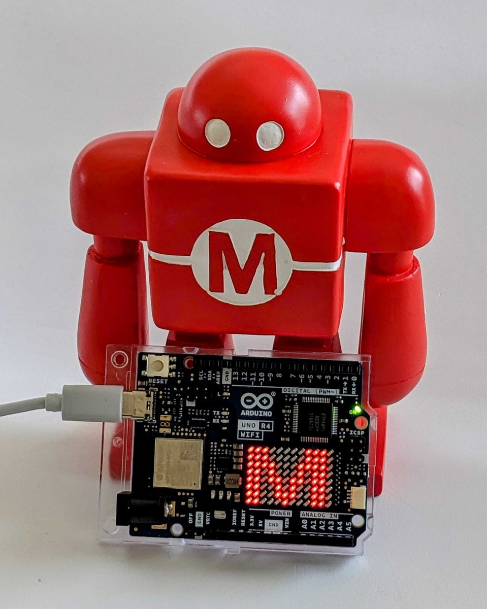 make's tweet photo. The @arduino #UNO, first announced at #MakerFaire, is one of the most recognizable icons of the #maker movement. Learn what new features the #R4 version of this venerable board promises today’s #hardware #hacker in our latest #BoardsGuide review! ⚡️✨

https://t.co/4CjegKduCx https://t.co/bjnYHrzjn2