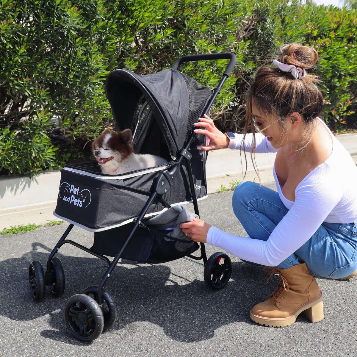 Are you feeling the heat yet?!🥵 Summer is finally here, meaning we have to keep our fur babies safe and prevent them from overheating or burning their paws!🔥

#petstroller #petproducts #dogproducts #catproducts #doglover #catlover #petmusthaves #dogmusthaves #dogstroller #cats
