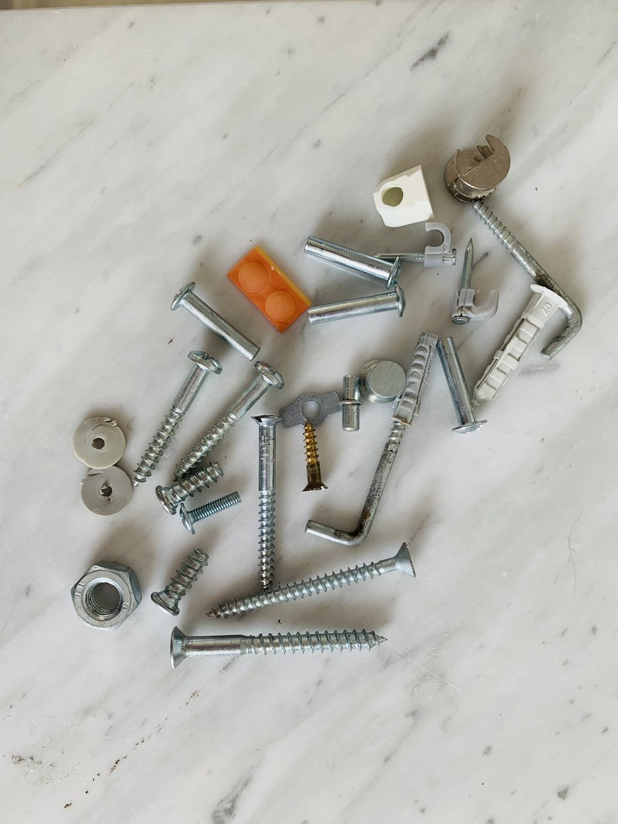 tidymalism's tweet photo. Almost done, I promise!
Day 27 #30daydeclutter challenge, adios to more toolbox hardware I’ll never need.
(And if I ever did need it, I’d never be able to find it anyway and would wind up back at the DIY store 😅) https://t.co/tciMv5MZud