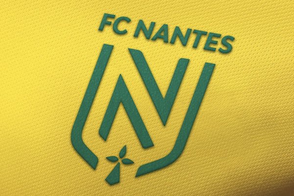 🚨 2 agents de joueurs du FC Nantes ont été placés en garde à vue dans le cadre d'une enquête sur des faits d'exercice illégal d'agent. 😳

(@lequipe / @afpfr)