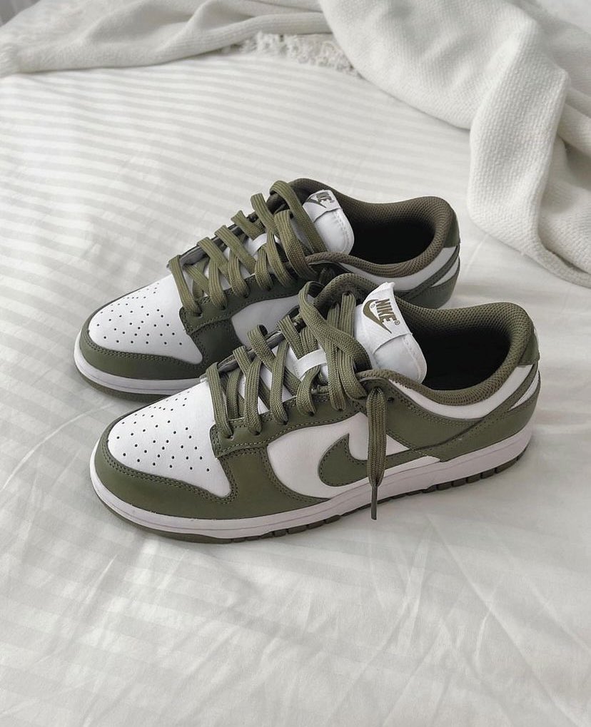 Nike dunk low olive 🫒