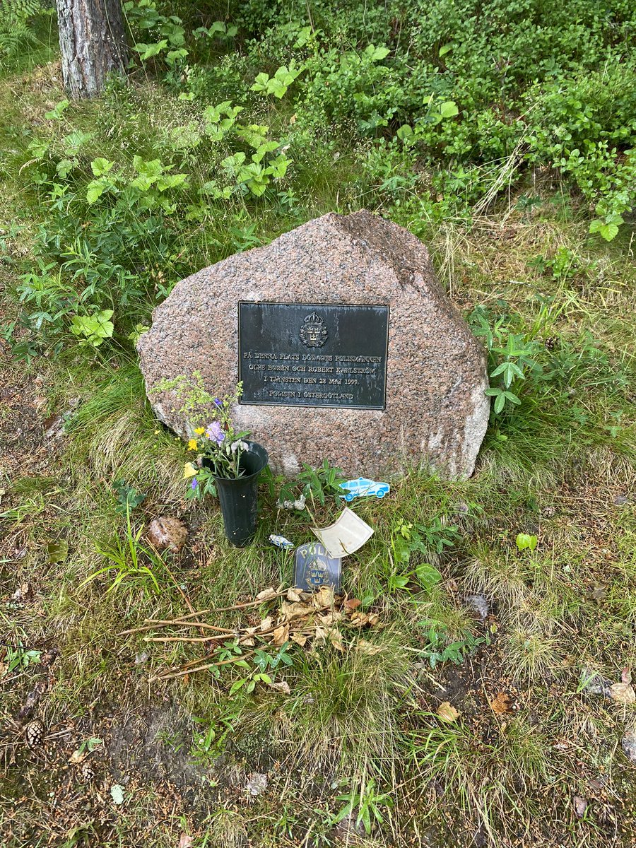 Frankden11's tweet photo. Dag 1 på min tur i södra Sverige. Hemska minnen väcks till liv. Snart släpps dåren ut. Hoppas på karma för honom. #malexander https://t.co/rvxLRycypG