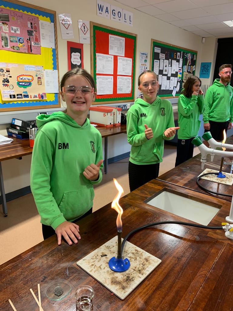 English_BASFC's tweet photo. Kilcooley Primary School P7 pupils bake delicious lemon drizzle cake ๐with Mr Muir, learn about fireworks and snails ๐๐in science with Mrs Kingham and get their brand new Bangor Academy ties. See you all in September! #successisdaily @Bangor_Academy @KilcooleyPS https://t.co/KxRMrIatgQ