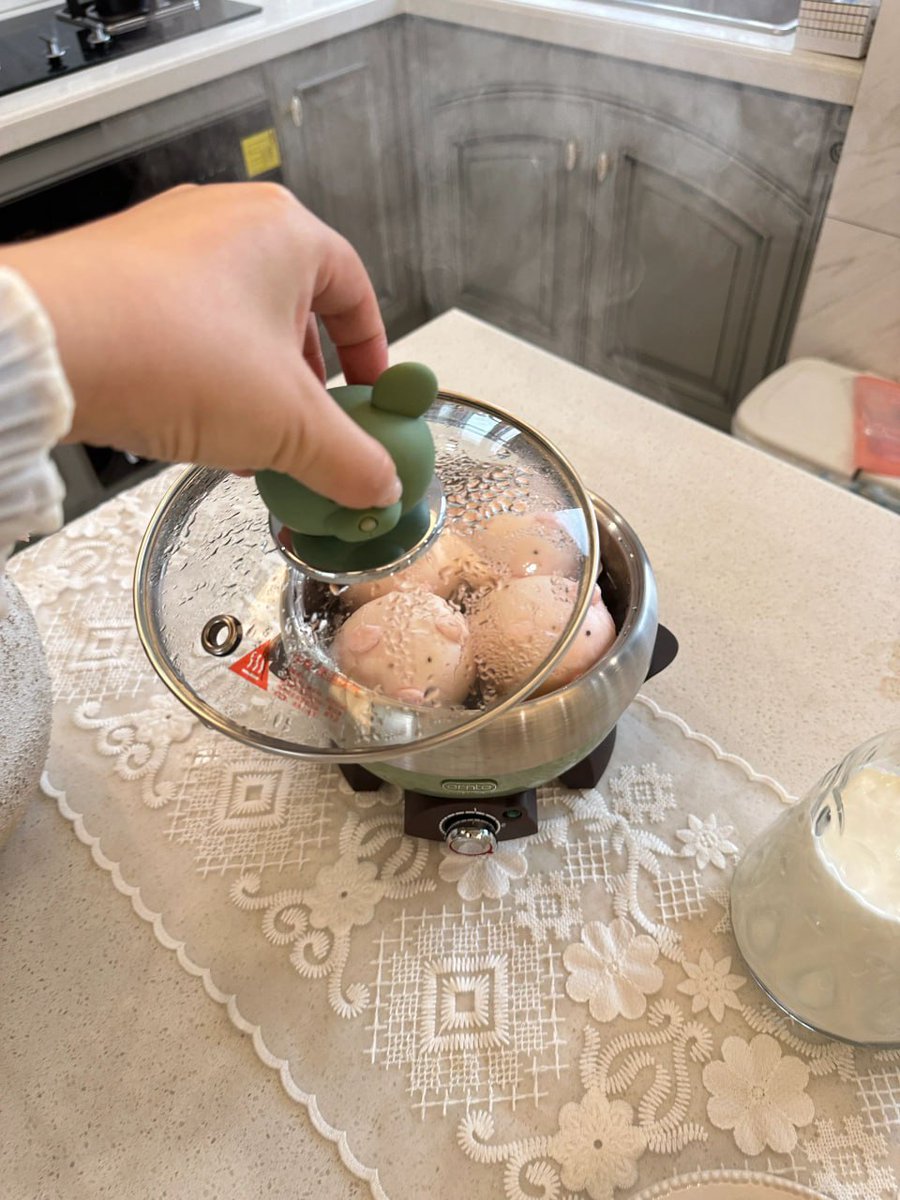 Raspberry_1123's tweet image. "Porky Bread"🐷