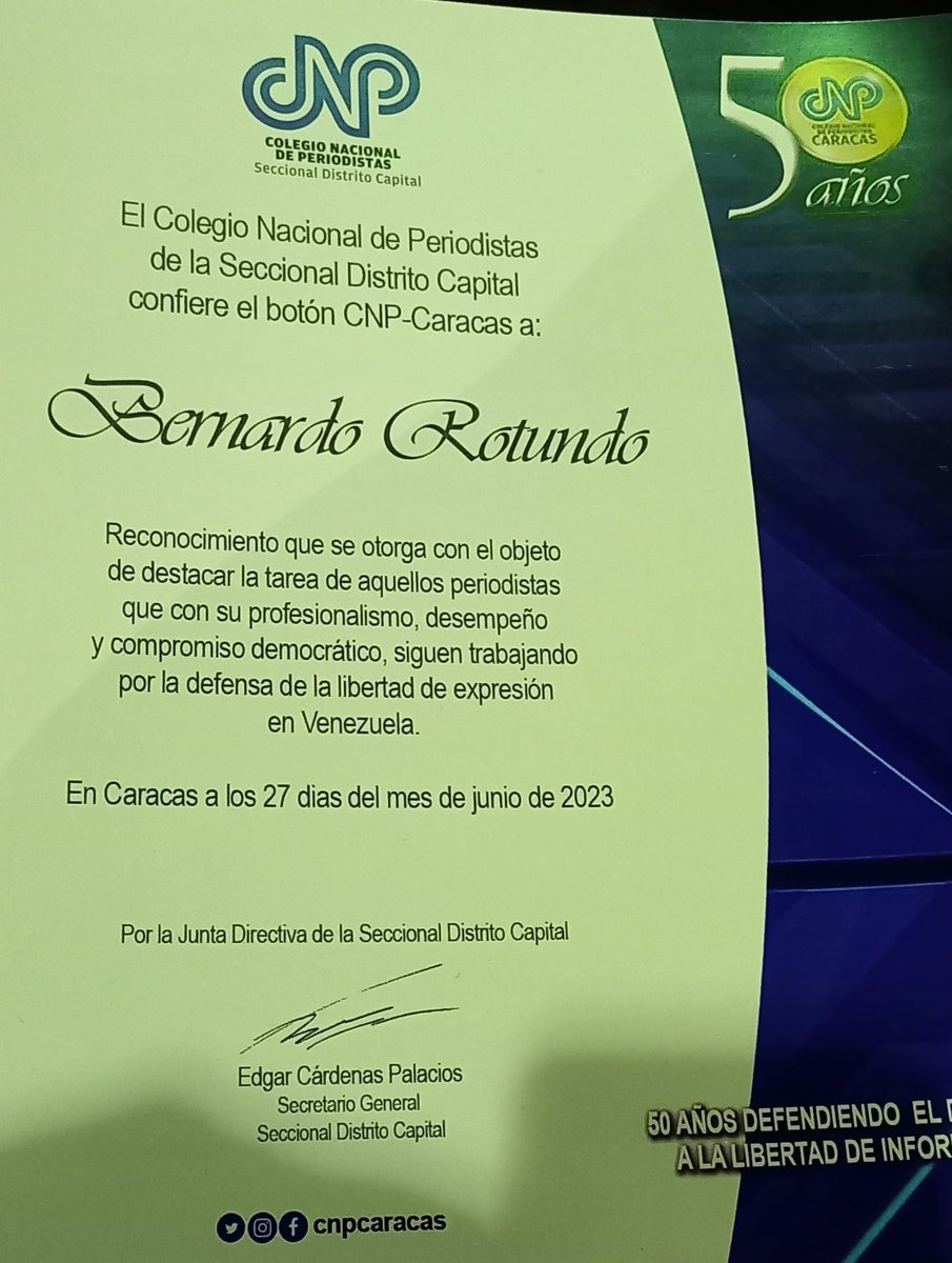 bernardorotundo's tweet image. Estuvimos en
acto del 
Colegio Nacional de Periodistas 
@CNPCaracas 
para la entrega de reconocimientos a comunicadores sociales por el
DÍA NACIONAL DE PERIODISTAS
Bello acto en el antiguo Cine Prensa.
¡Se habló de la cantidad de medios de comunicación cerrados!
@TinedoGuiaalCNP
