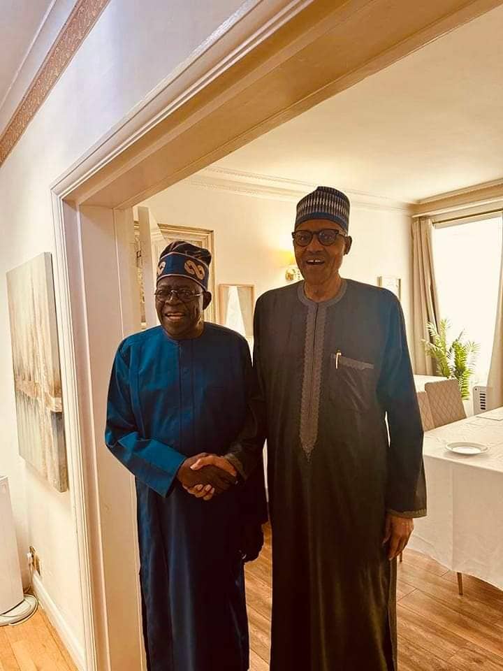 'Wherever You Are, Be It Daura Or Niger Republic, Expect Knocks On Your Doors.'
-Pres. Tinubu To Pres. Buhari

And he came knocking in far away London. And he opened. Such great friendship
It's great for our nation to have her immediate past and present leaders on the same page