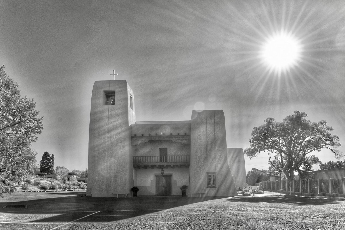 CaroleeJFriday's tweet photo. @kc_native_photo Flares from Santa Fe NM! https://t.co/iOp91YJm5X