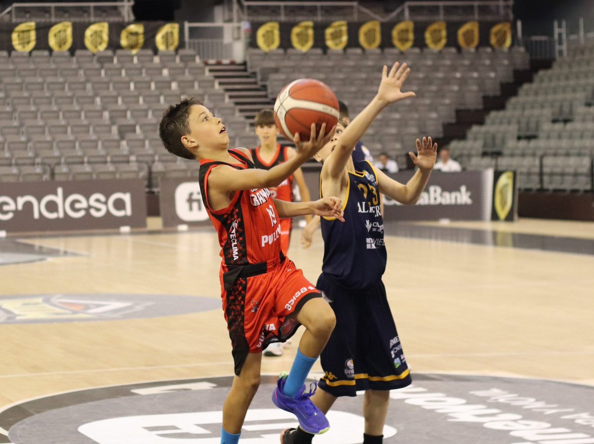 CoviranGranada's tweet photo. ¡Descanso en el Palacio!

👉 @OYAabogados FCBG 64-27 @oviedocb. https://t.co/DUc9zW1qj1