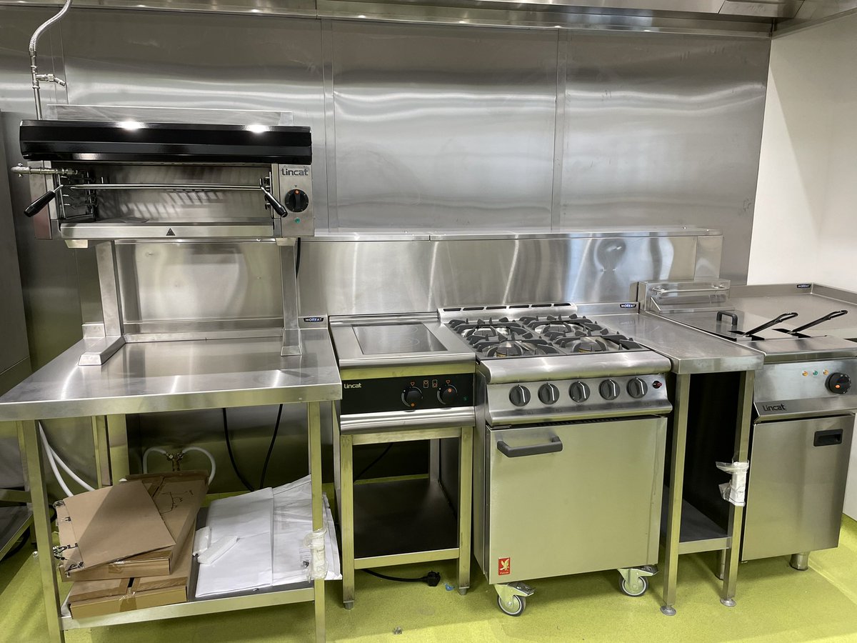 MsPrestonHT's tweet photo. Day 2 of @RosehillHS tours and the furniture is going in! Despite the rain today, another evening of lovely feeds back, including the verdict that our stainless steel hospitality kitchen is ‘just like Masterchef!’ https://t.co/RNjlLFTbID