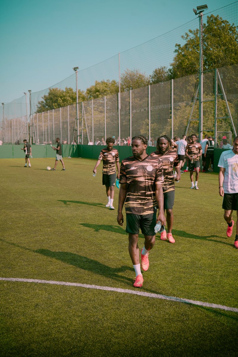 Divrse Media tweet media