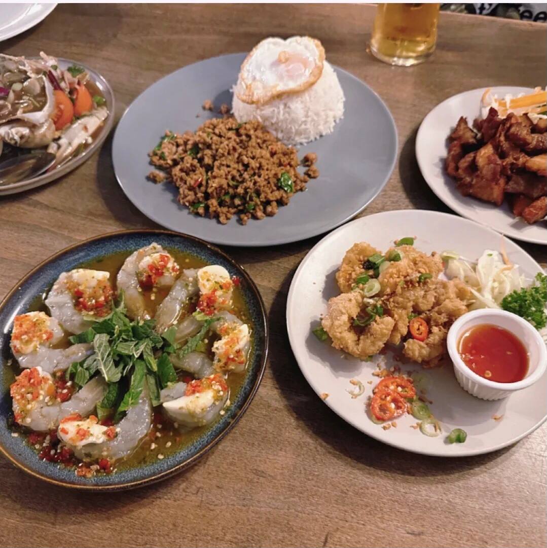 regiendrakece's tweet image. If you have dinner with friends and exchange ideas, dinner is better❤️🫰