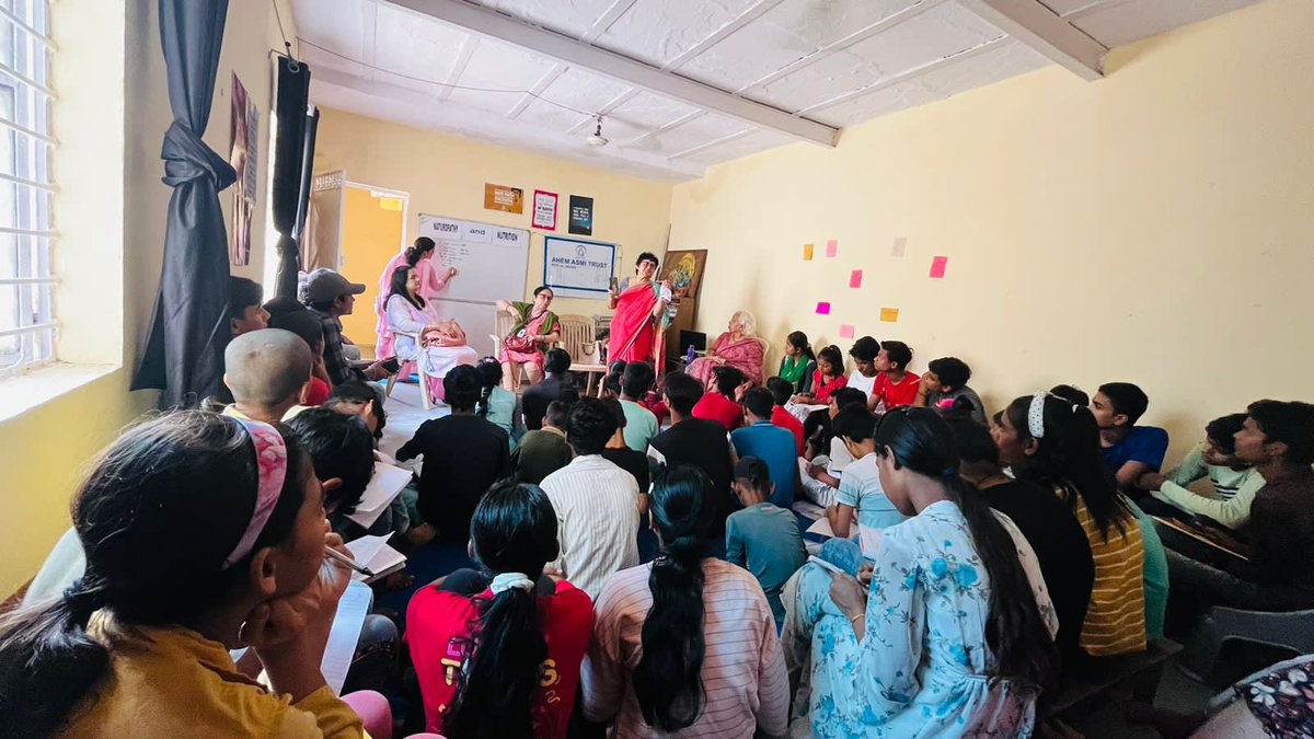 EducareDtef's tweet photo. A wonderful Seminar by
AHEM ASMI TRUST in Divyatarang Educare Foundation on Naturopathy and Nutrition.
@basicshiksha_up @Bsagbn1 @dmgbnagar @myogiadityanath @PankajSinghBJP @noidapolice @CeoNoida https://t.co/rEogYgFboT
