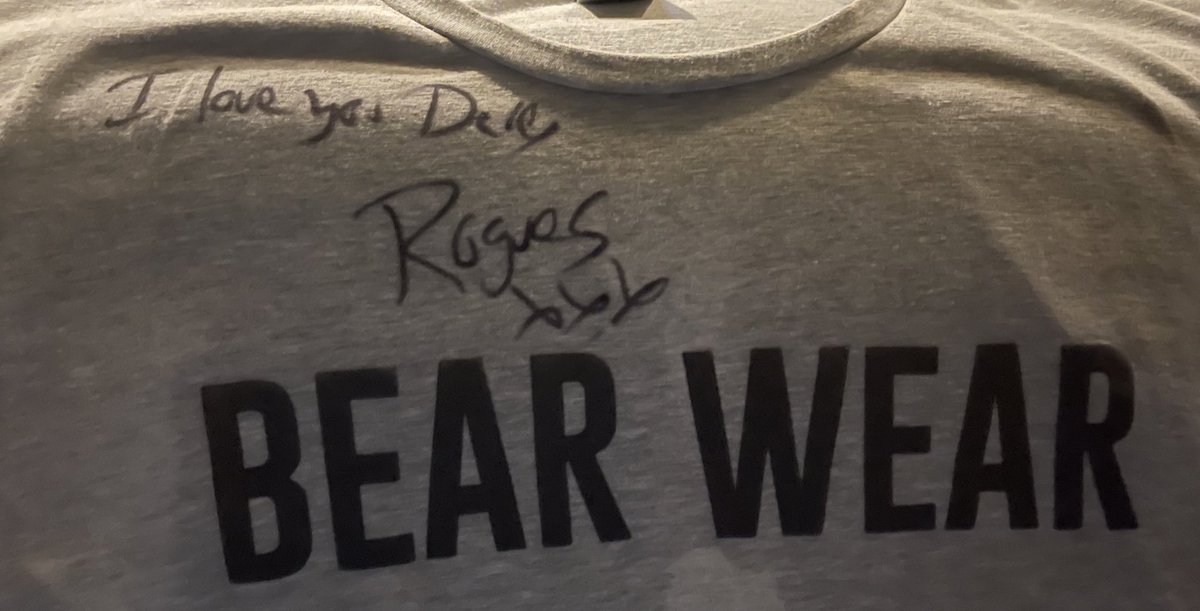 When you want @Rogan_OConnor to autograph your #BearWear jersey but it doesn’t go according to plan and the only other option is for him to autograph the shirt you’re wearing! 🤣 #DontMakeEyeContact 👀 #ChallengeMania
