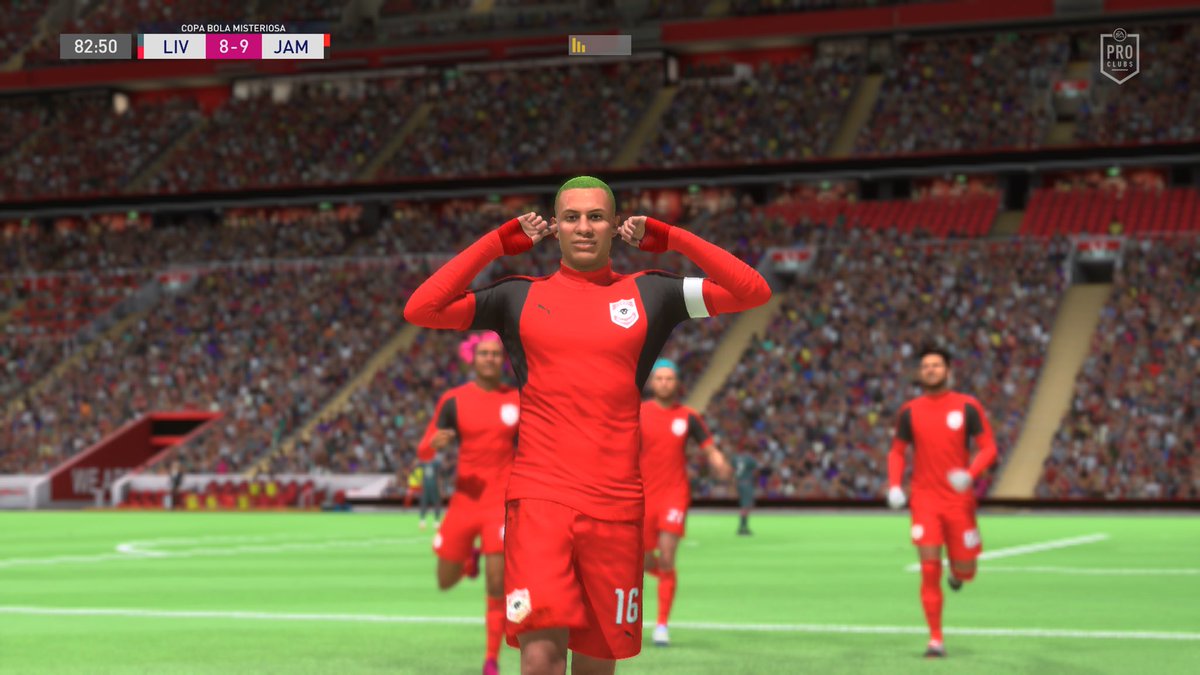 “A veces nos caemos, pero tenemos que estar listos para saber patear hasta en el piso… me la pelan haters jaja saludos”

-Daniel Sotelove🔥⚽️